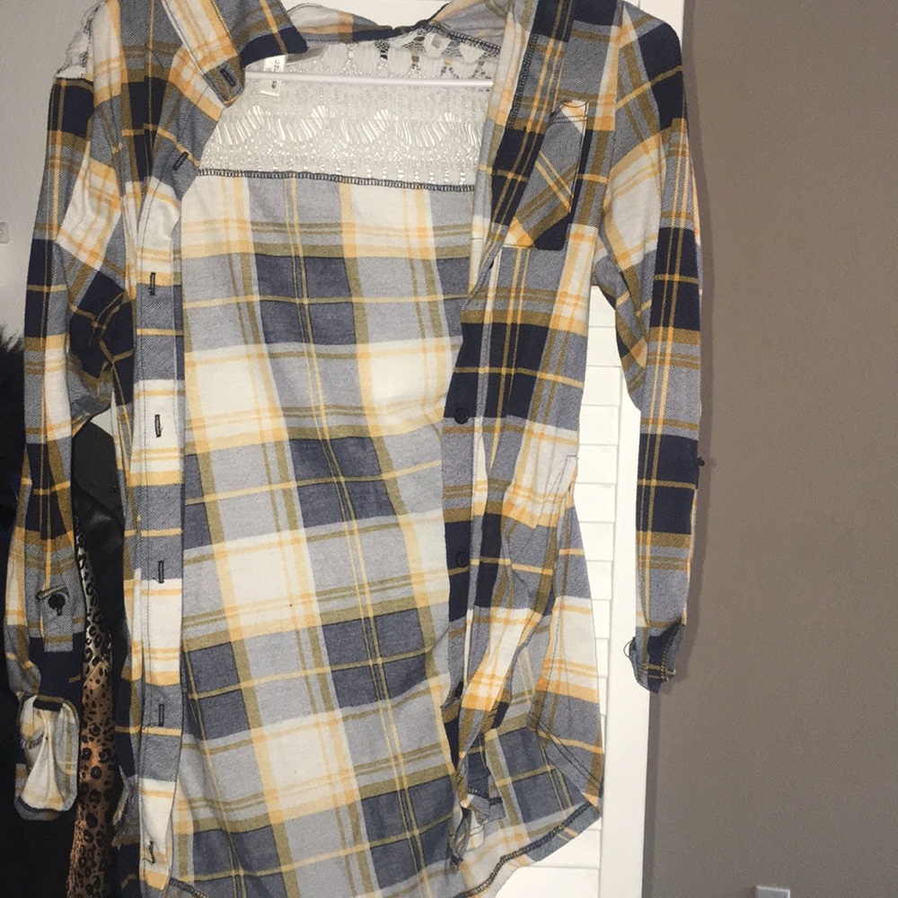 Long sleeve shirt button up it’s nice